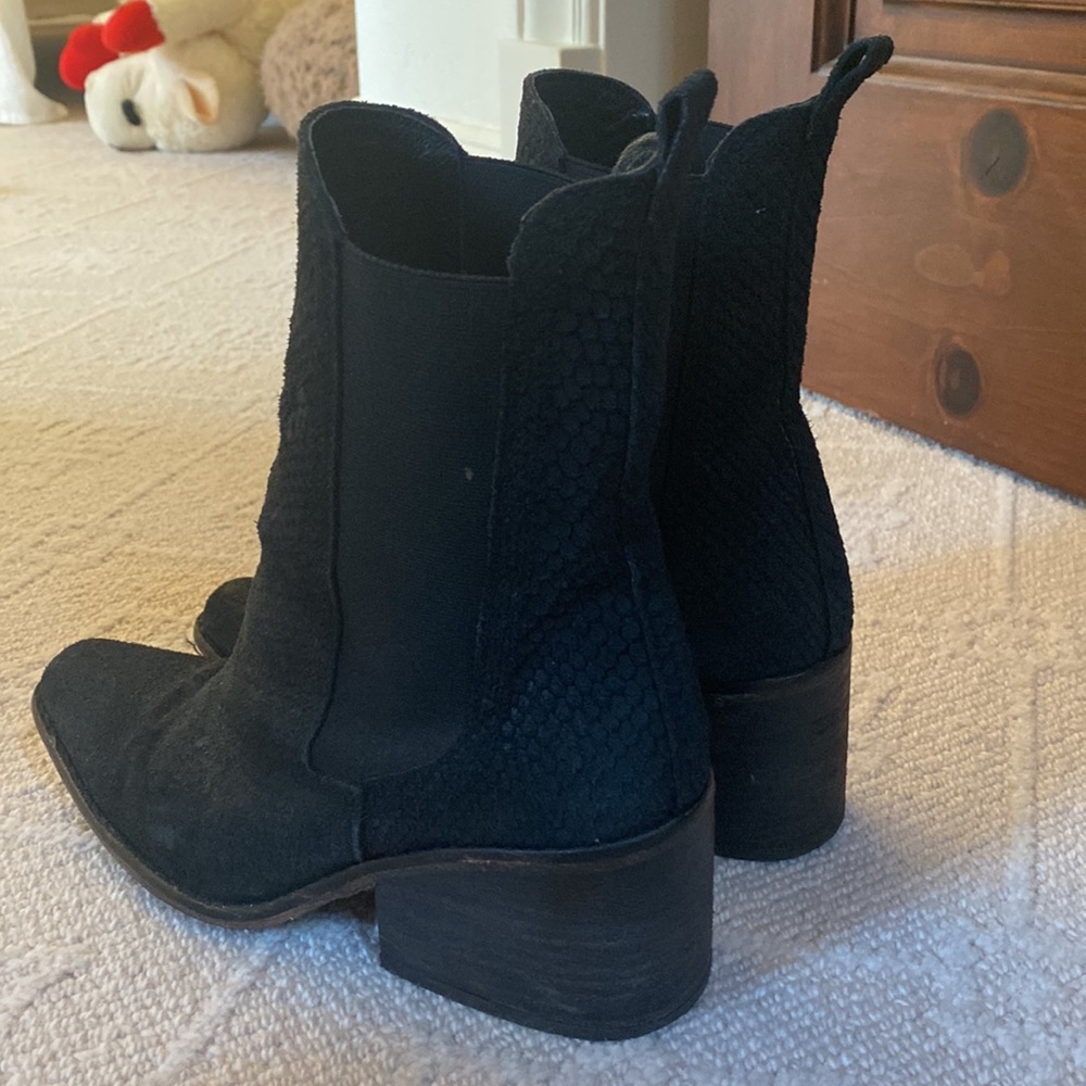 Black Python Cowboy Style Boots - image 2